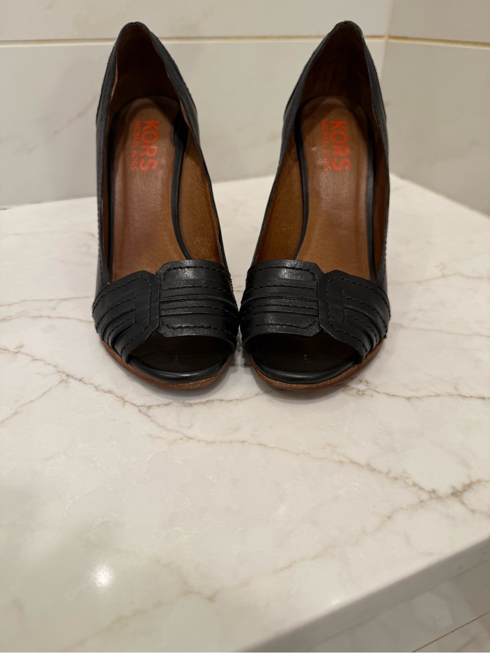 KORS Michael Kors Black Peep-Toe Leather Pumps size 8.5